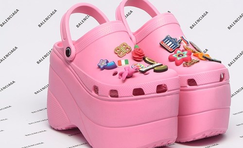 Crocs reinterpretación by Balenciaga